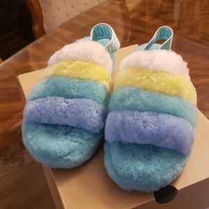 UGG Womens size 7 fuzzy slingback slippers